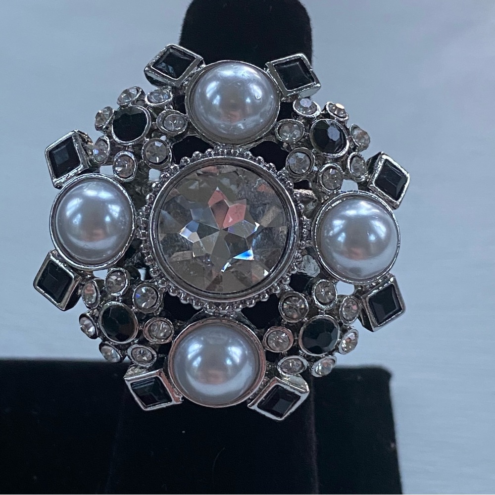 Rhinestone & Pearl Stretch Ring